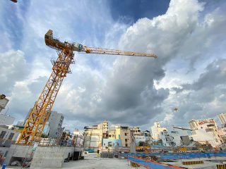 Cẩu tháp gật gù POTAIN MCH175